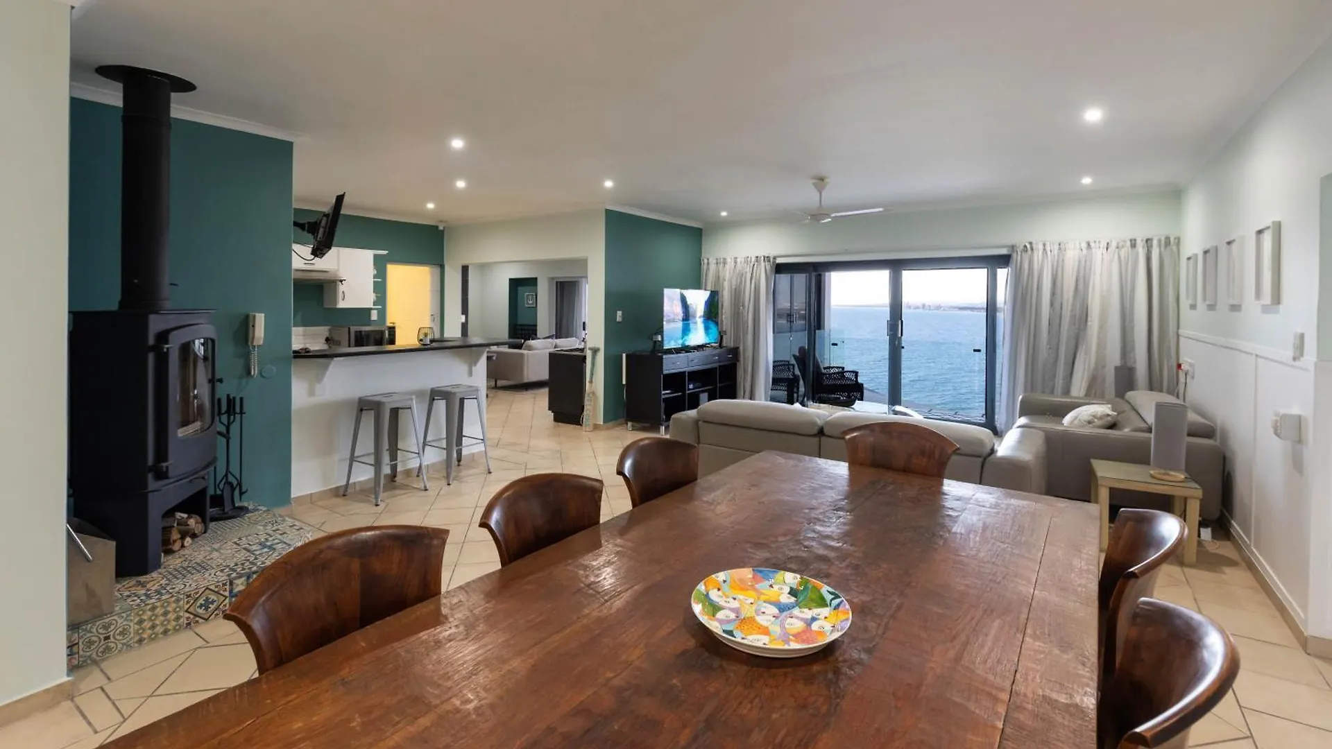 Daire Ocean Views, Sleeps 6 In 3 Bedrooms, 3 Bathrooms Cape Town