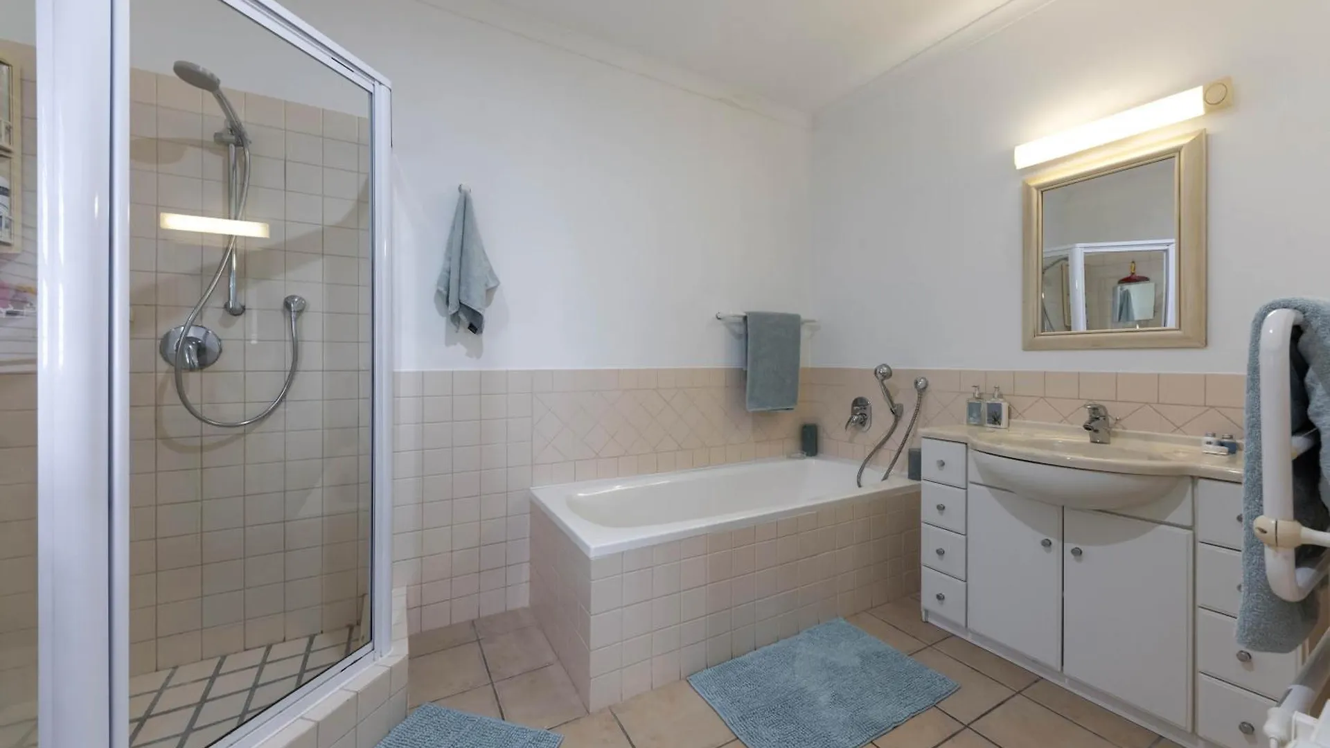 Daire Ocean Views, Sleeps 6 In 3 Bedrooms, 3 Bathrooms Cape Town