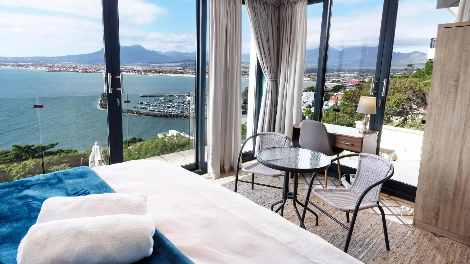 Ocean Views, Sleeps 6 In 3 Bedrooms, 3 Bathrooms Cape Town Güney Afrika