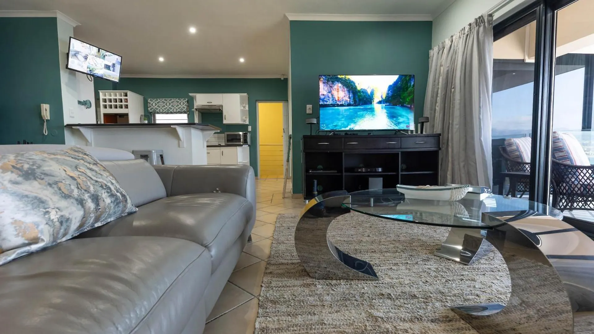 Ocean Views, Sleeps 6 In 3 Bedrooms, 3 Bathrooms Cape Town Daire