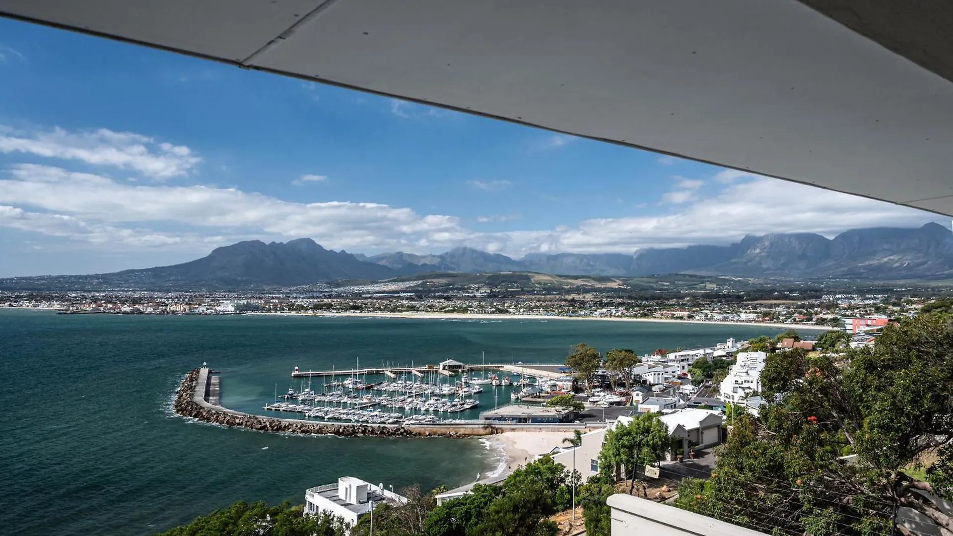 Daire Ocean Views, Sleeps 6 In 3 Bedrooms, 3 Bathrooms Cape Town Güney Afrika