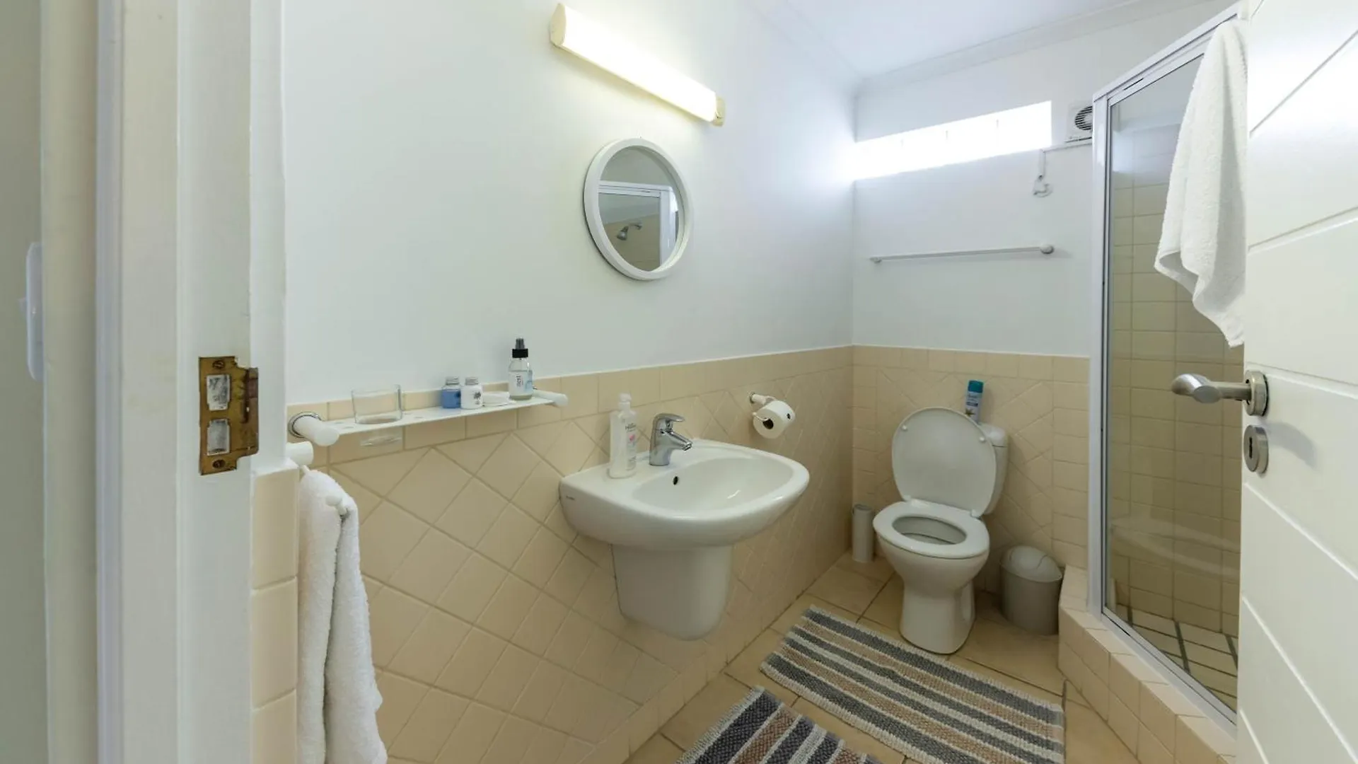 Ocean Views, Sleeps 6 In 3 Bedrooms, 3 Bathrooms Cape Town 0*,